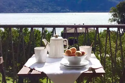 Image de Une retraite fantastique du lac de CĂ´me!