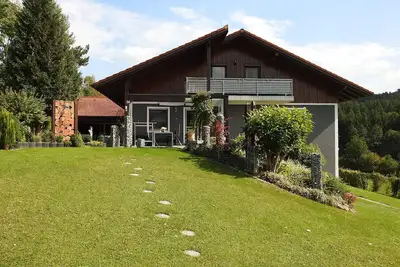 Image de Arrivez et sentez-vous bien dans un charmant appartement calme et spacieux.