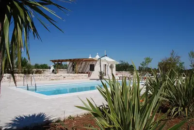 Trulli Bianchi avec piscine privée et magnifique vue panoramique