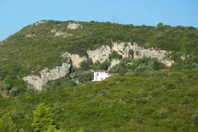Cliff House: maison moderne unique avec maison d'hôtes et offre une vue panoramique sur la mer