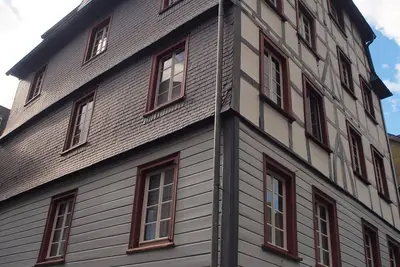 Image de Vivre dans une maison historique de fabrication de tissus à Monschau