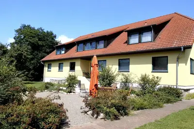 Image de Bel appartement, endroit calme, grand jardin, large vue sur la nature. Tellement beau. . .