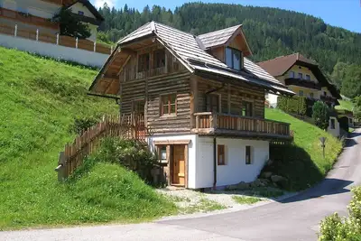 Image de Chalet de vacances idyllique pour des vacances reposantes