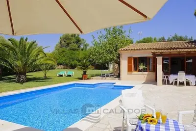 Image de Maison de vacances dans un endroit calme, maison principale et secondaire, piscine privée, grand jardin