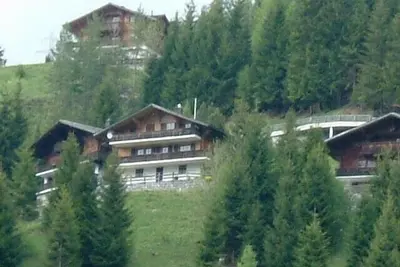 Image de Appartement ensoleillé, vue sur la vallée de la Jogne, dans les Alpes de l'ouest