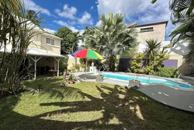 Grande maison moderne près de la plage de Mon Choisy et proche commerces