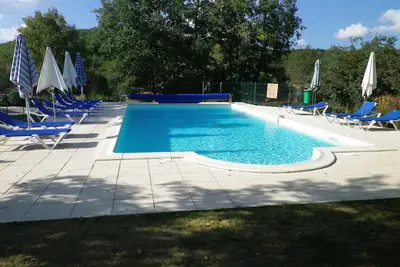 Image de Maison tout confort près de Sarlat  avec piscine chauffée dans un golf