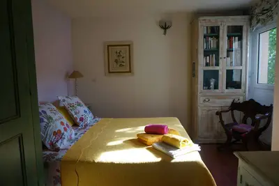 Image de T5 en ville, calme, tout équipé, climatisé, balcon, Wifi, 7 couchages