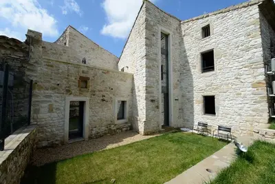 Image de Maison de caractère + jardin & pisc, rénovation contemporaine