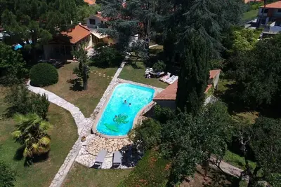 Image de A 20 mn de Toulouse, belle maison de 200m2 dans un parc arboré de 3500m2 piscine