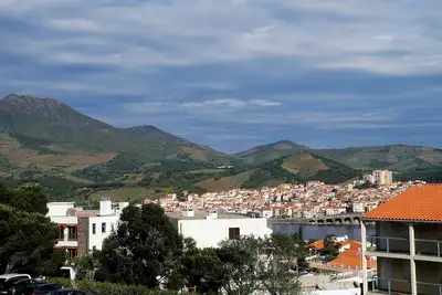 Image de Charmant studio 45m² vue mer, montagnes et village. Calme, parking, plage à pied
