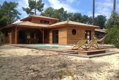 Image de Maison Bois 6/8 Personnes avec Piscine Chauffée