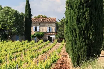 Image de Superbe Mas de caractère du Xviii s avec piscine au coeur d'un domaine viticole
