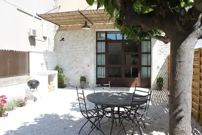 Image de A proximité des Alpilles, gîte de charme entièrement rénové
