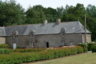 Image de Charme Espace et Calme Maison familiale 5 chambres 1/2 dans très grand jardin
