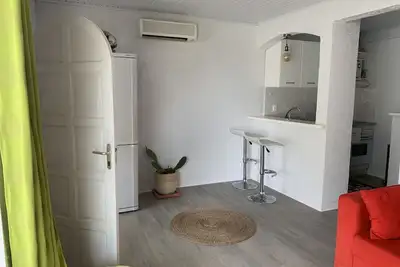 Charmant  F 2 Bas De Villa  Pour Vos Vacances En Guadeloupe