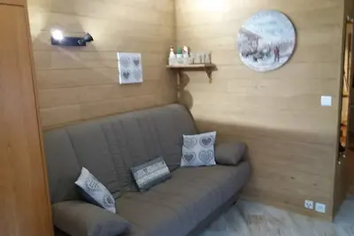 Image de Pleasant Studio 23 m2 - sleeps 3/4 - Ruches area