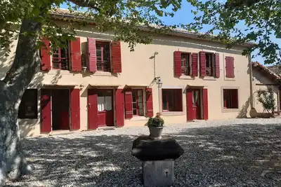 Image de Maison familiale de charme avec piscine, 10 min des plages