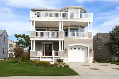 Image de Souhaitable Location Beach Block dans la A-Zone, ascenseur