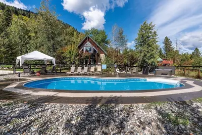 Image de Achetez 2 nuits ou plus - obtenez 1 gratuit ** Partenaire Premiere - Animaux acceptés - Piscine!