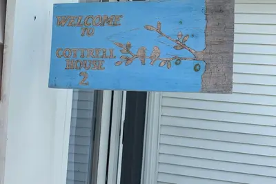 Image de Marchez vers les cafés / restaurants et bien plus encore!