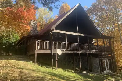 Image de Campfire Lodge-Privacy Pigeon forge vue sur la montagne, 4 chambres, 2 bains, 8-10 personnes