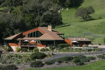 Image de Slo County's Finest Destination Luxury Ranch Retreat / 8br / 7b / 20yd lapPool / Tennis