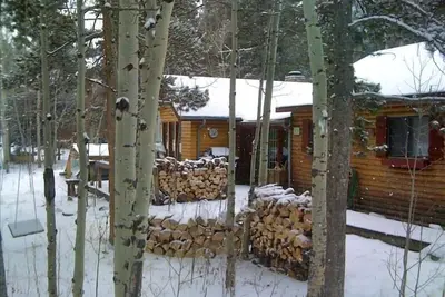 Image de Log Cabin charme pour Peaceful escapade à la montagne!