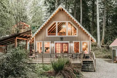 Image de Mt. Cabin Baker Rim Cabin # 99 Woodsy Animaux acceptés avec un bain à remous privé et WiFi!