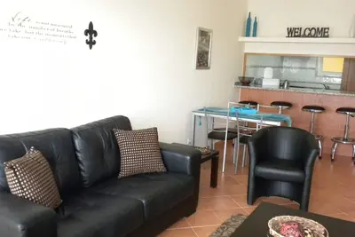 Image de Cet appartement joliment meublé à Lagos offre une magnifique vue sur la mer