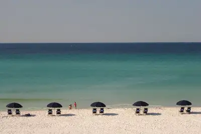 Image de En bord de mer! Belle Condo Mise à jour sur la plage privée! Awesome Views! Hdtv! Wifi