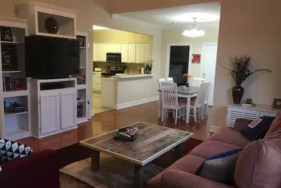 Image de 3 Chambre pour familles condo près de University of Mississippi campus
