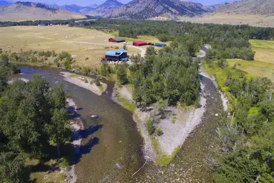 Image de Executive Cabin -1 mile Stillwater River-Caddis Cabin-Montana pêche à la mouche