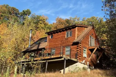 Image de Catskill Luxury Log Cabin sur 12 acres isolée avec Creek