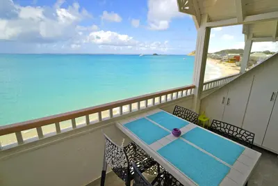 Image de Sur la plage de Grand Case, les pieds dans l'eau