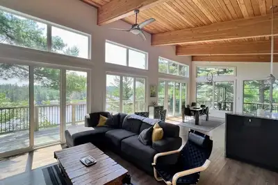 Image de Il ne reste que 3 nuits! Reserve Maintenant! Maison Moderne Avec Toutes Les COMMODITÉS Proche!