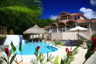 Image de Villa 5 étoiles avec vue sur l'océan et personnel complet, Walk to Beach, Grands groupes, Mariages,