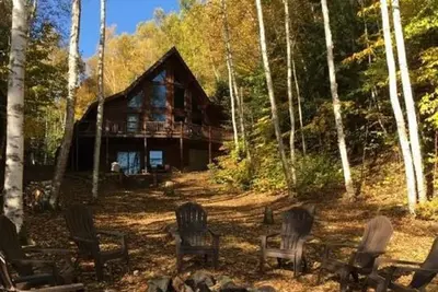 Image de Log Home Luxury vous attend sur la rive ouest du lac AuTrain! Pédalo et quai!