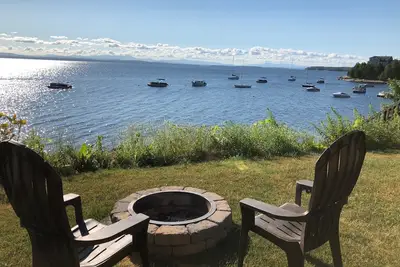 Image de Lake House Memories est 6 chambres, 4 1/2 salles de bain; sur le lac Champlain