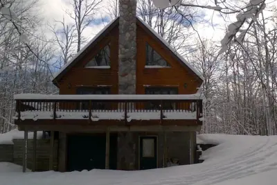 Image de Beau chalet de cèdre dans les bois près de Gaylord