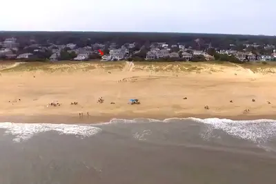 Image de Directement sur l'océan, à la maison à North End Virginia Beach! - Confidentialité et parking supplémentaire