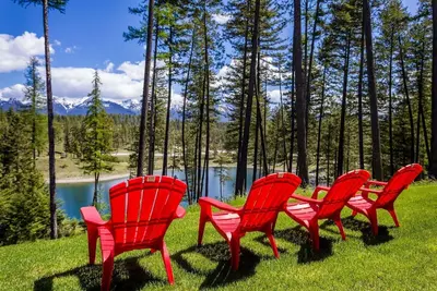 Image de Maison de luxe avec vue sur le lac, 15 acres immaculées entourées de 3 lacs