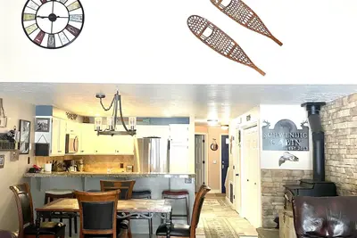 Image de McCall Aspen Village On The Golf Course Maison de ville avec piscines intérieure et extérieure