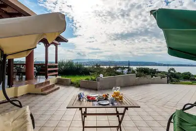 Image de Villa Helen à 200m de la plage de Tersanas