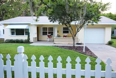 Image de Rocking Chair Cottage dans Historic Mt Dora (Walk to Town)