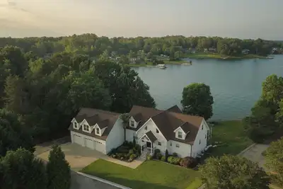 Image de Magnifique maison au bord du lac sur le lac Keowee