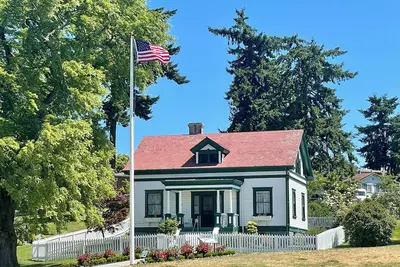 Image de Propriété Cottage Lighthouse sur Puget Sound «L'une des plus belles aux États-Unis»