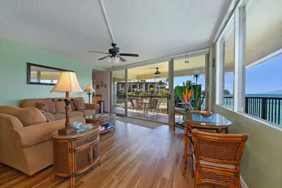 Image de Honu House; Unité 209, vues incroyables! ! Regardez les tortues et les baleines de Lanai!