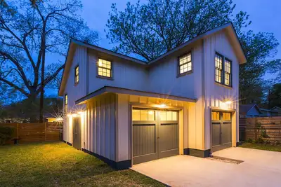 Image de Craftsman style 1Bed / 1Bath; Marchez vers le marché central, Taco Deli, Draught House Pub