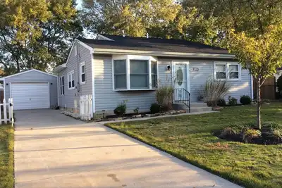 Image de Belle maison unifamiliale à quelques pâtés de maisons de la plage